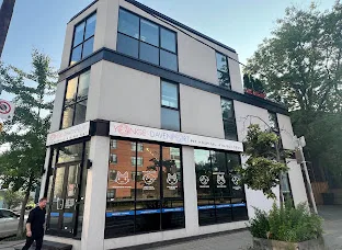 A real scene at Bathurst-Dupont Animal Hospital in Toronto