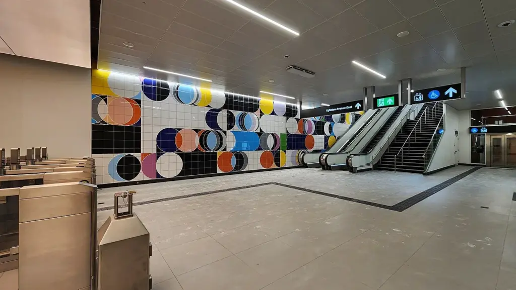 The interior of Don Valley Station on Line 5 Eglinton