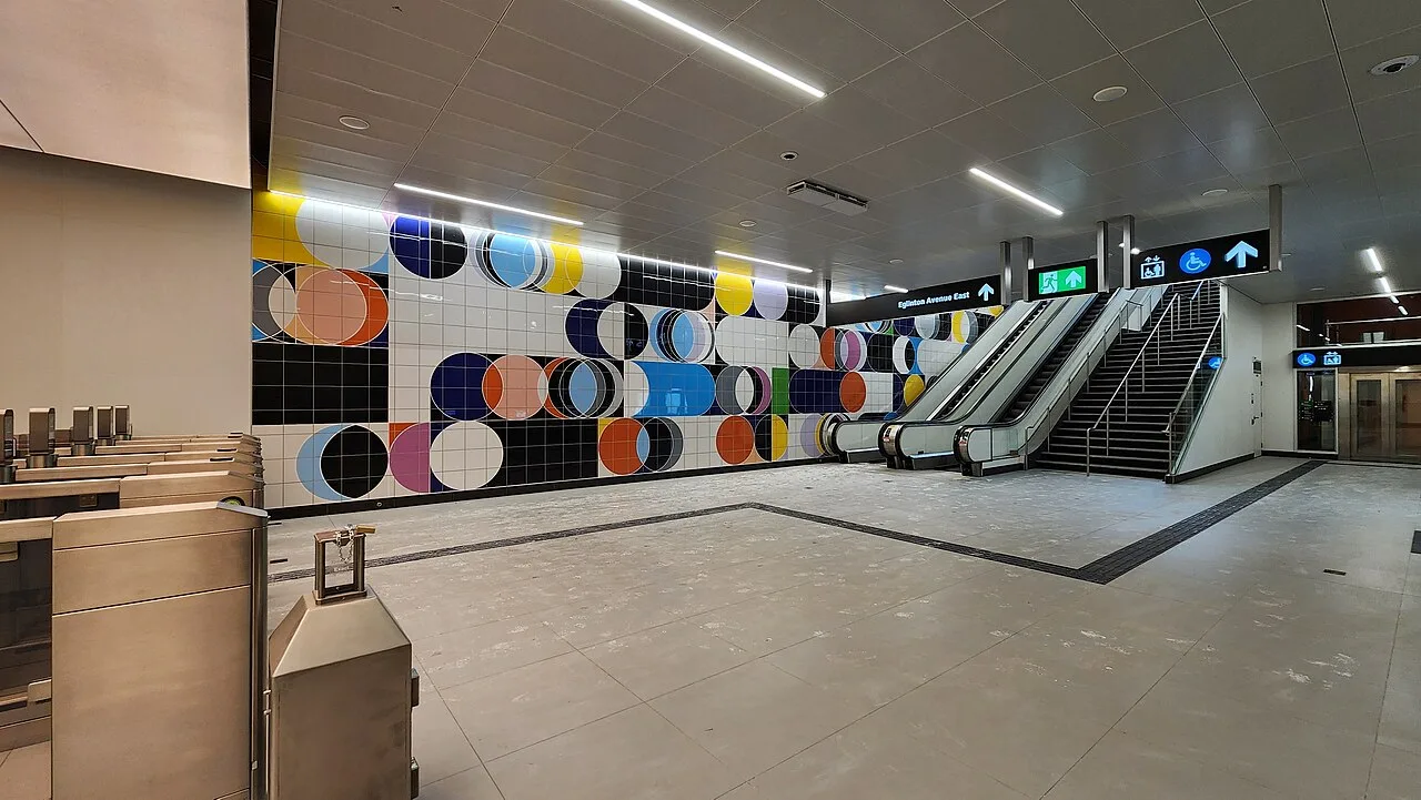 The interior of Don Valley Station on Line 5 Eglinton