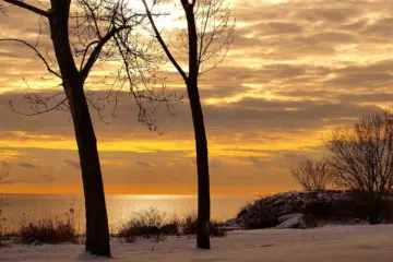 A winter sunrise over Toronto