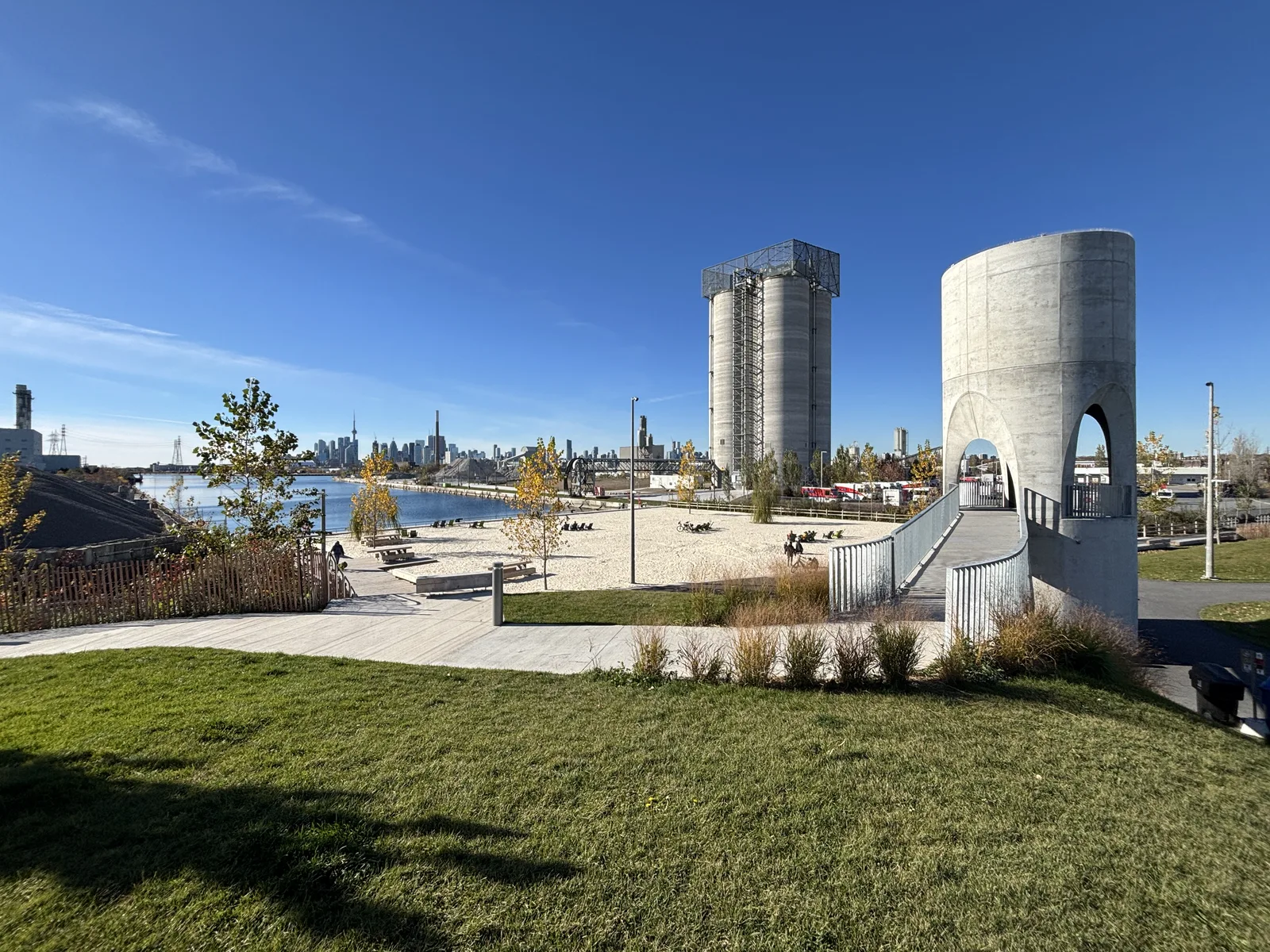 Chairs, paths and port views at Leslie Lookout Park