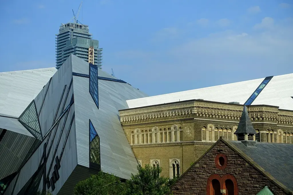 Royal Ontario Museum crystal and heritage buildings in Toronto