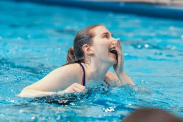 Women in a swimming lesson at the University of Toronto