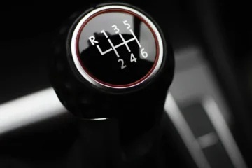 Close view of a manual gear lever