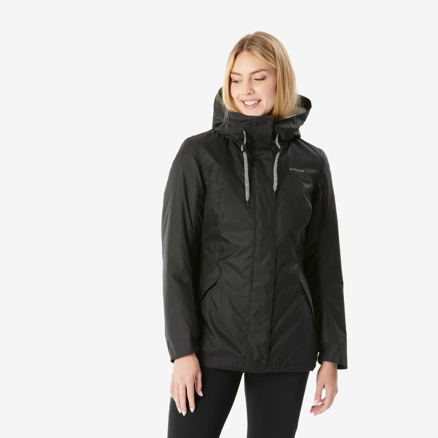 Woman wearing the black NH 500 winter jacket