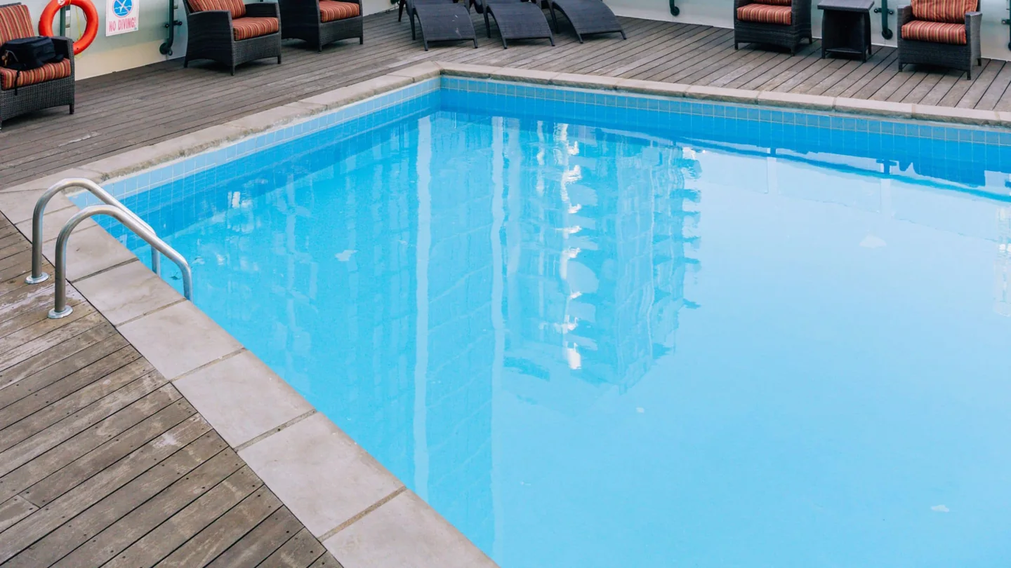 Hyatt Regency Toronto’s rooftop pool beside a wooden deck