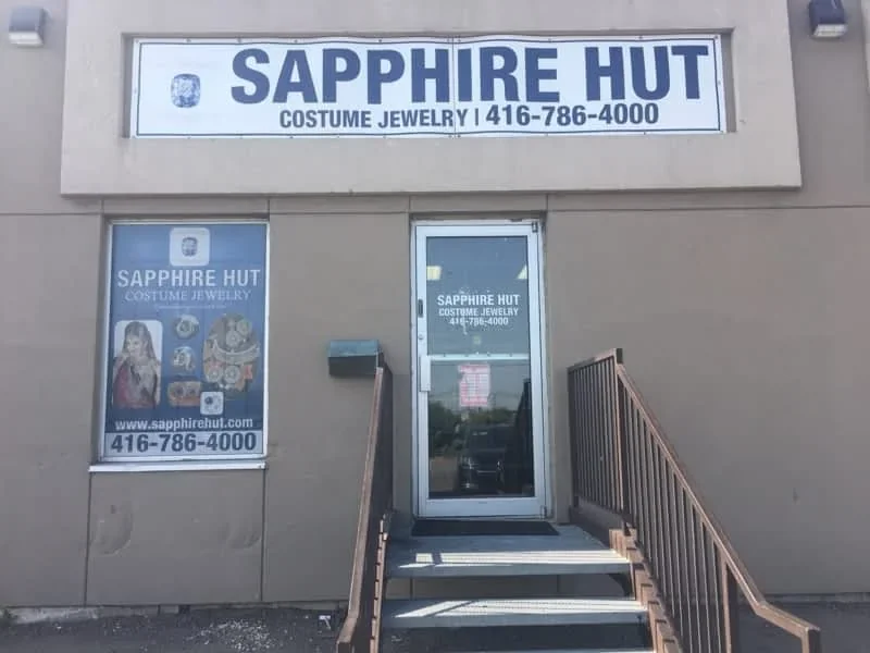Sapphire Hut’s Brampton storefront and entrance stairs