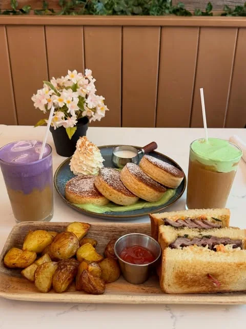Brunch plates and drinks at The Daily Grind
