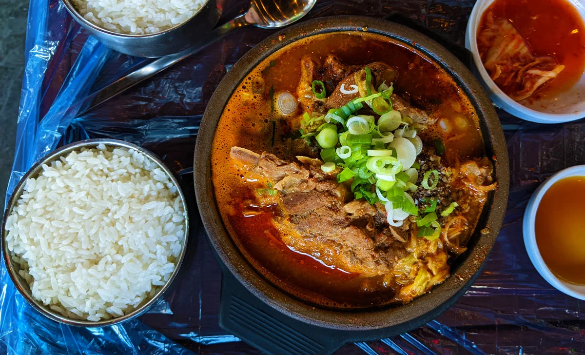 Mapo's pork-bone soup in Michael Nusair's 2021 photograph